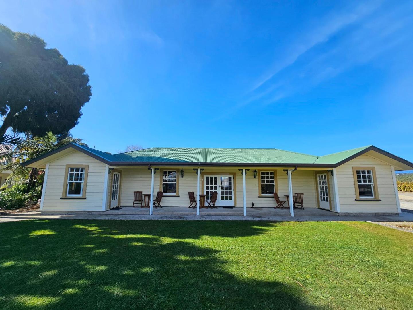 Karamea Hotel 2