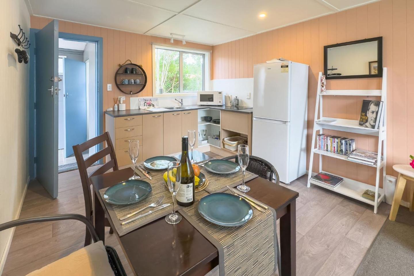 Isobel's Rose Cottage 4