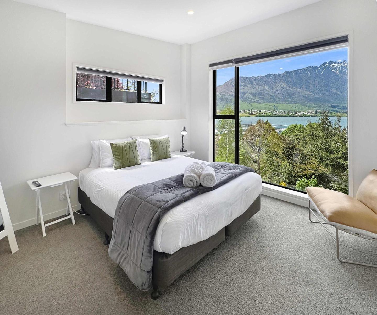 Frankton Retreat Modern 3br With Lake Views 3