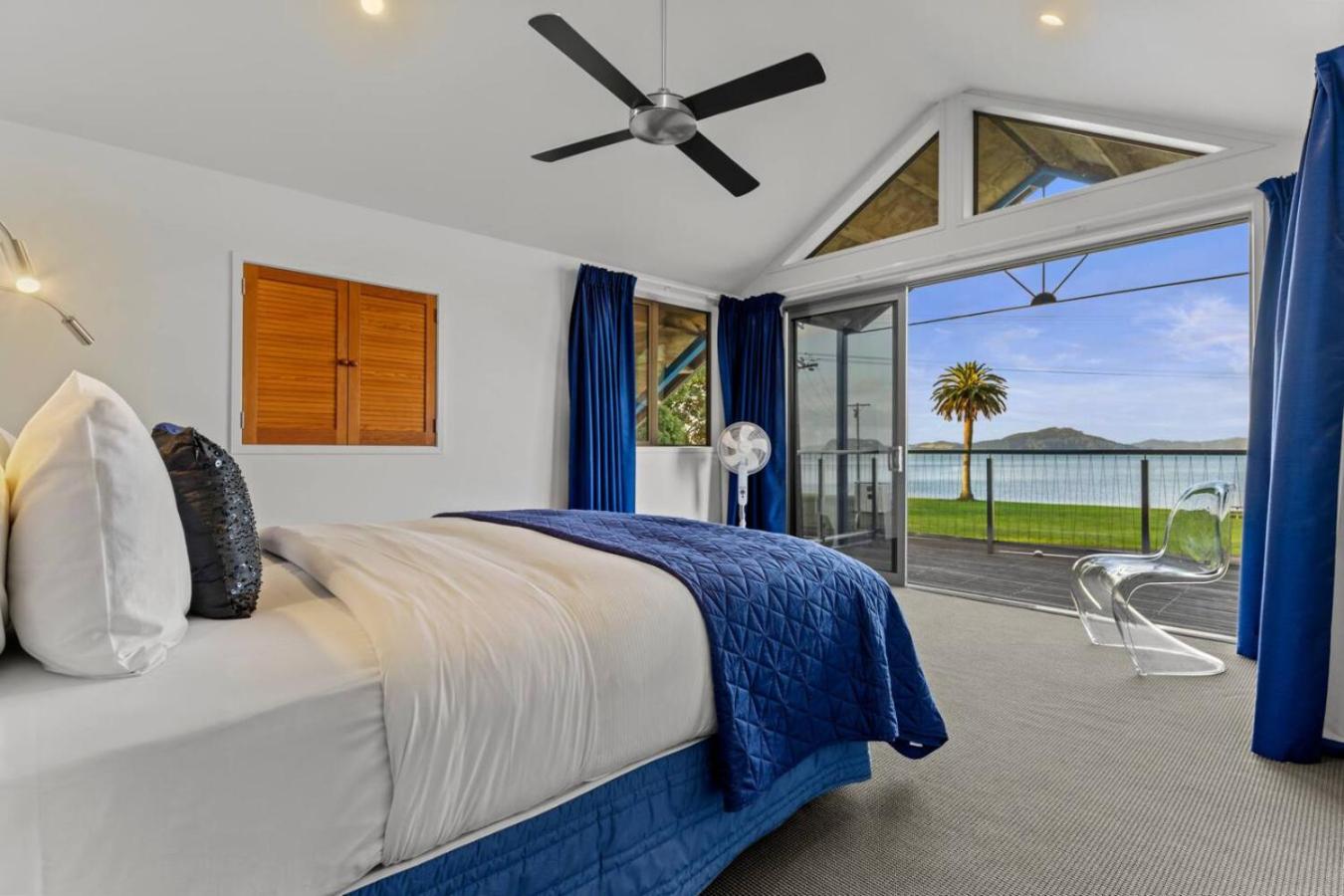 Stunning Beachfront Home - 15 Minutes To Clevedon 5
