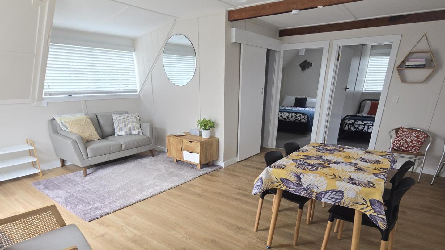 Riverhead Villa 2