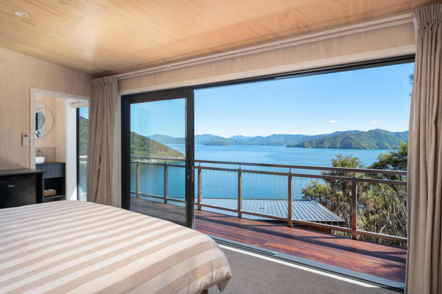 Kahikatea Bay Retreat - Boat Access Only 2