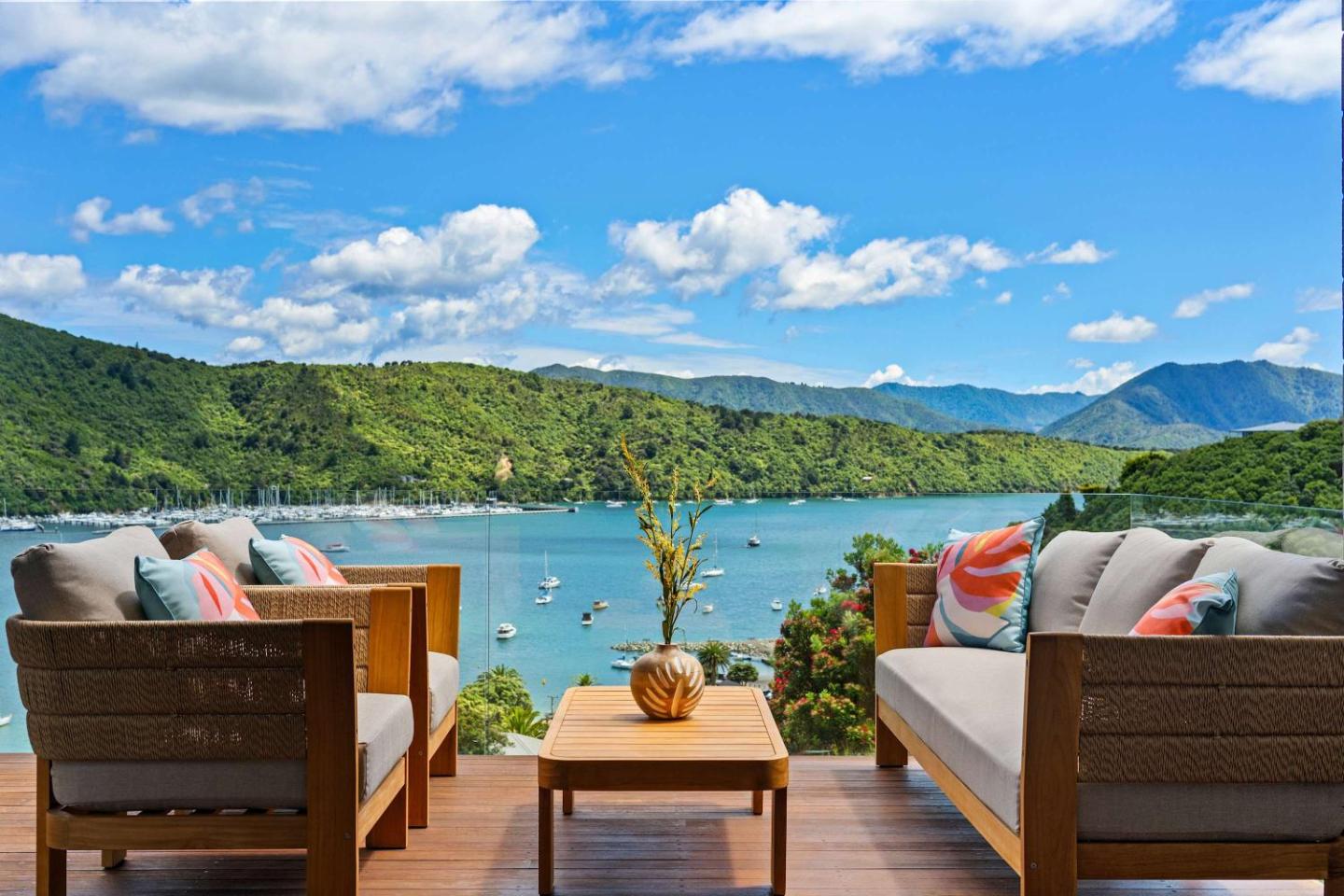 Relax & Enjoy The Waikawa Bay Views 1