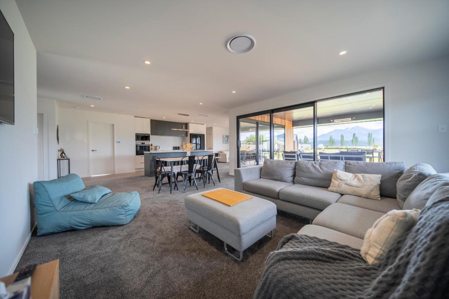 Breaksea Basecamp - Te Anau Holiday Home 3