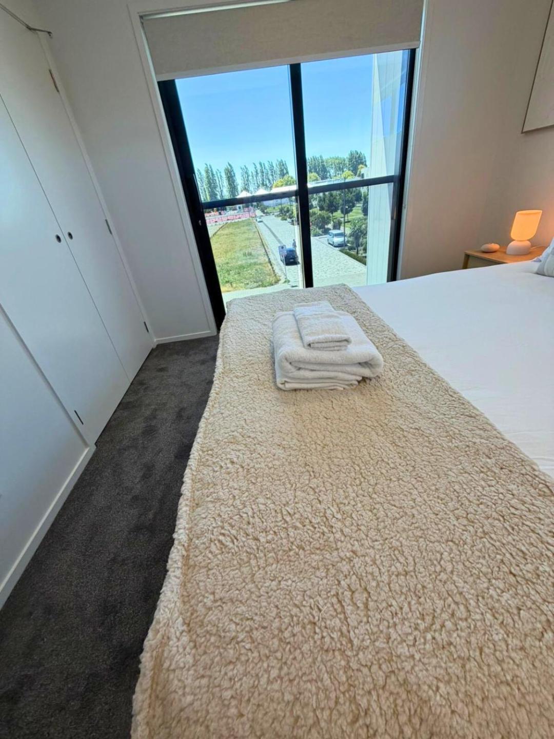 Modern 2-bedroom Townhouse In Central Christchurch 5
