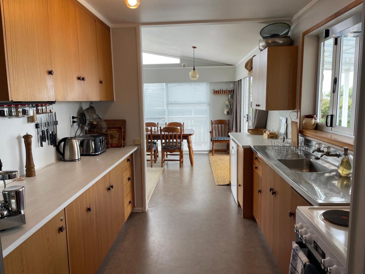 Relax And Rewind At Waihi Beach With Oberon Bach 4