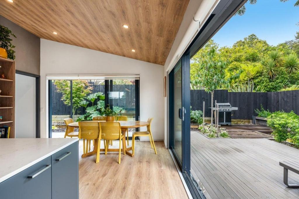 Private Luxury Townhouse Close To Central City 2