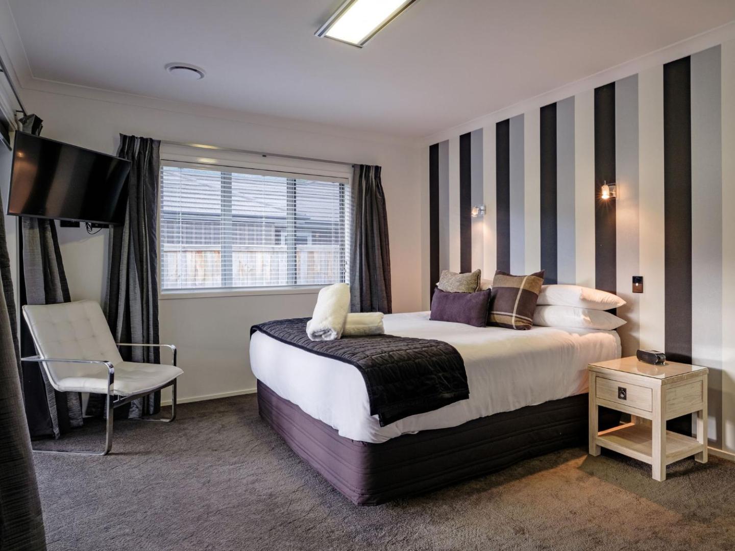 Luxury On Rutherford 4