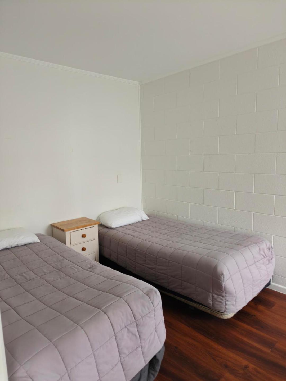 Gardena Court Motel 3