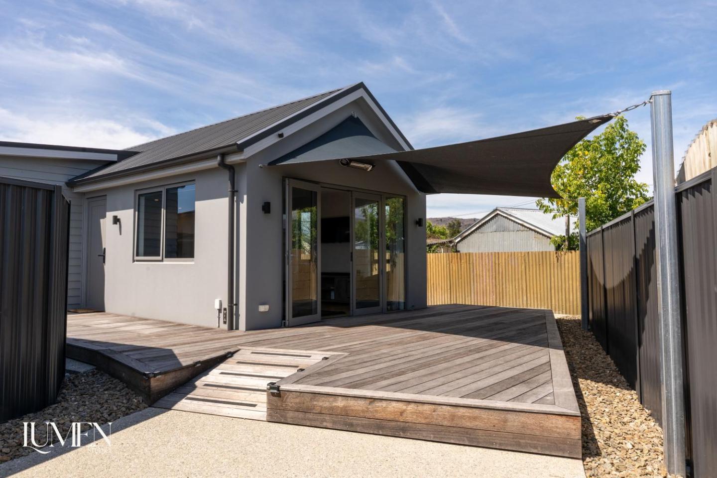 Modern & Comfort In Central Alexandra 4
