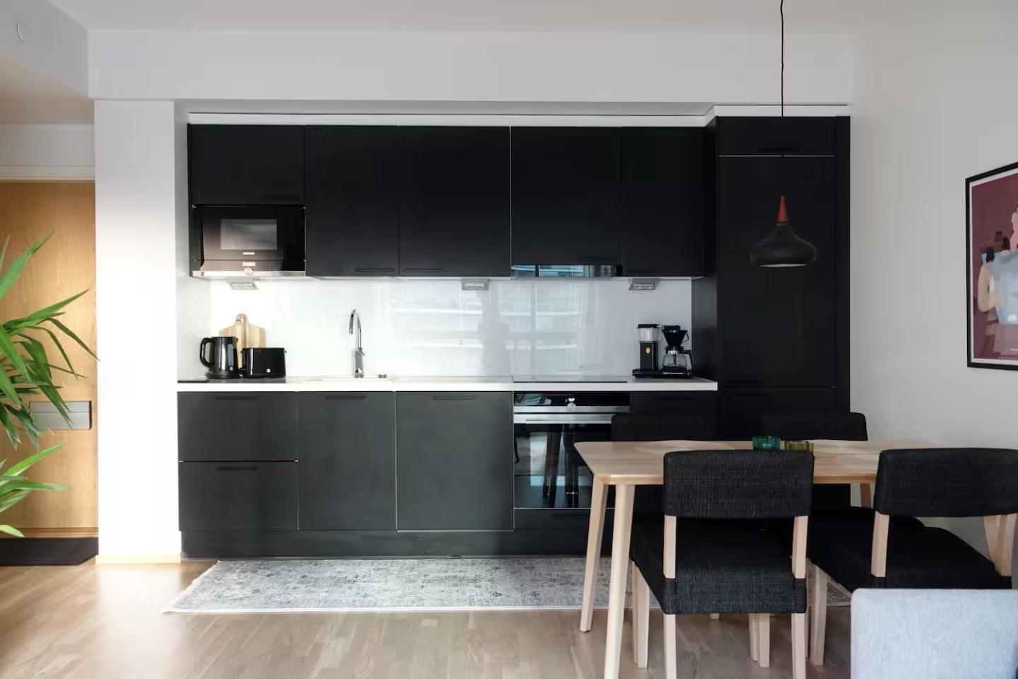Modern 1br With Huge Balcony Above Mall Of Tripla By Nordic Stay Collection 4