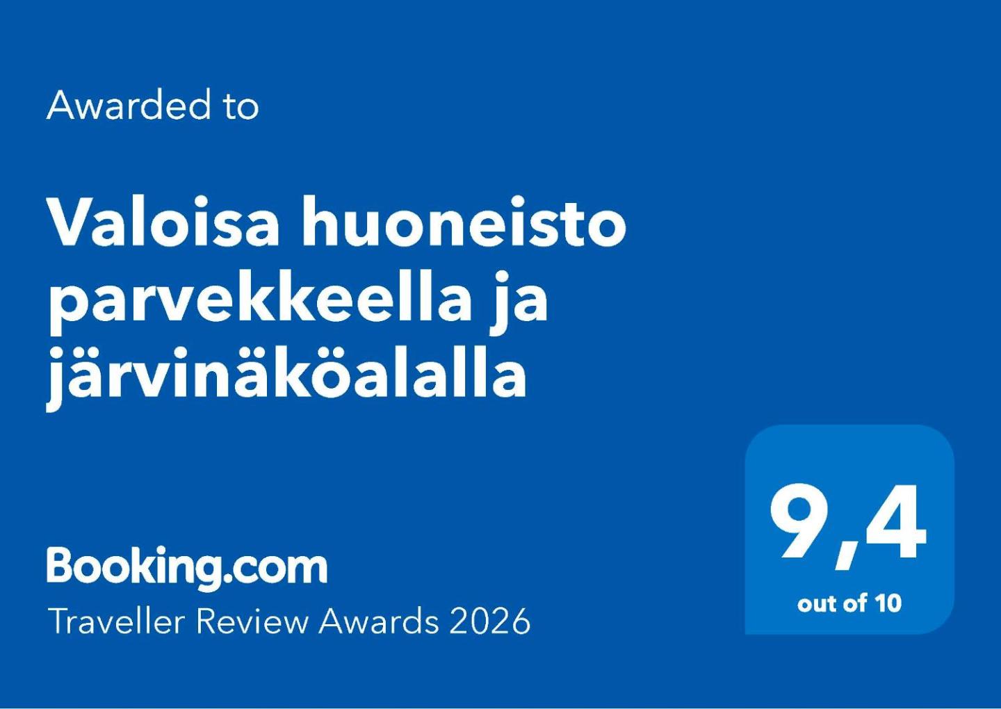 Valoisa Huoneisto Parvekkeella Ja Järvinäköalalla 3