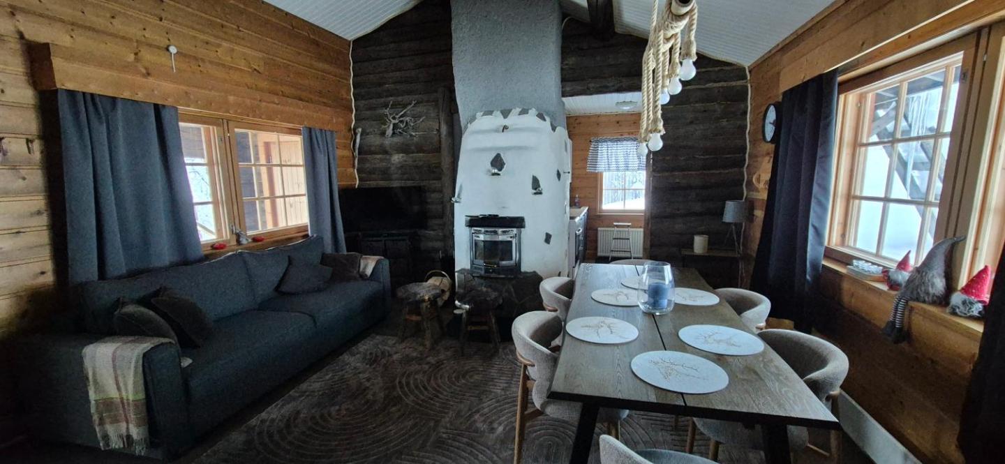 Kuukkeli Log House's Aurora Secret Cabin 3