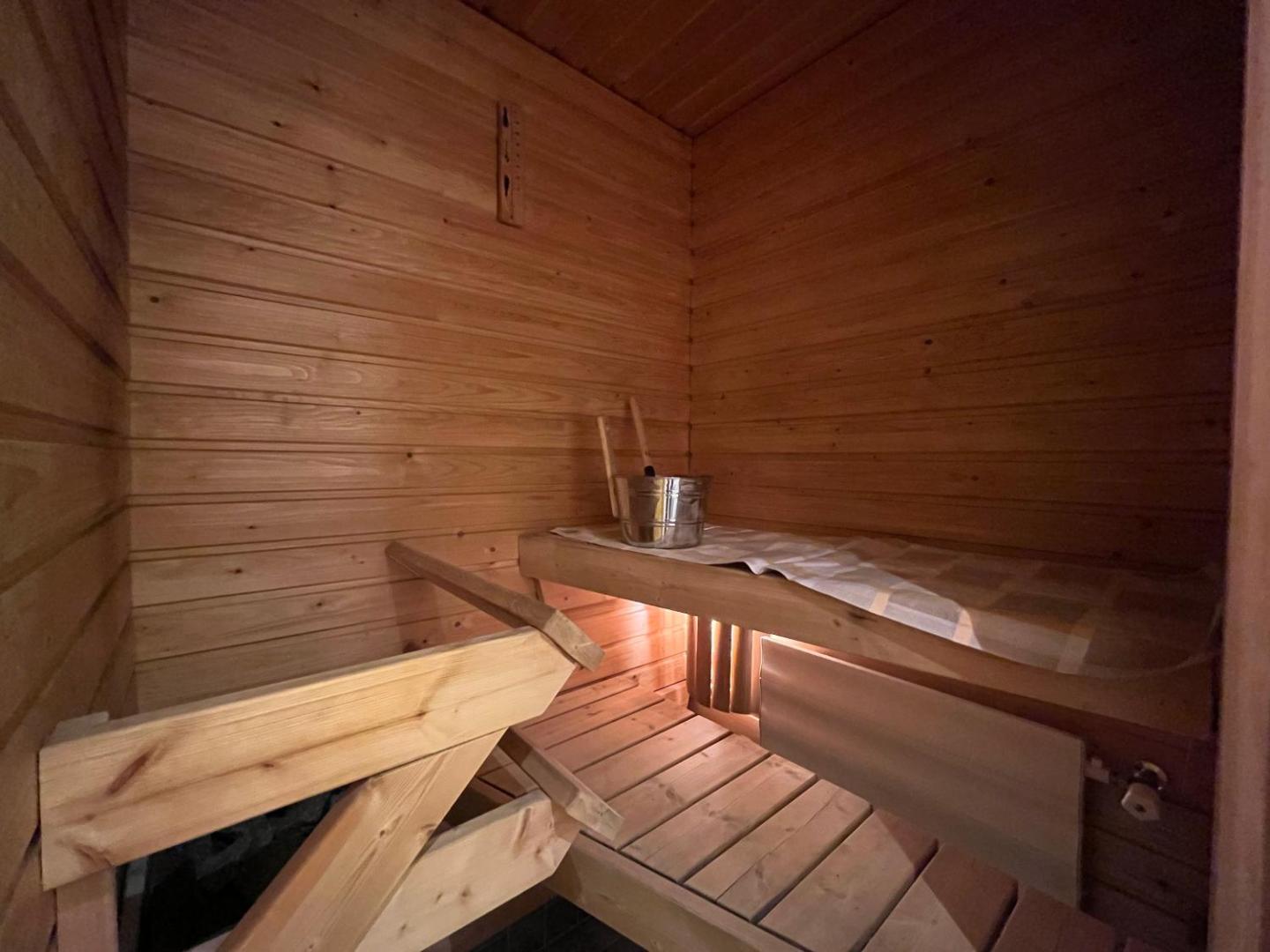 Peaceful Home - Sauna, Parking Space, Balcony, Wifi 2