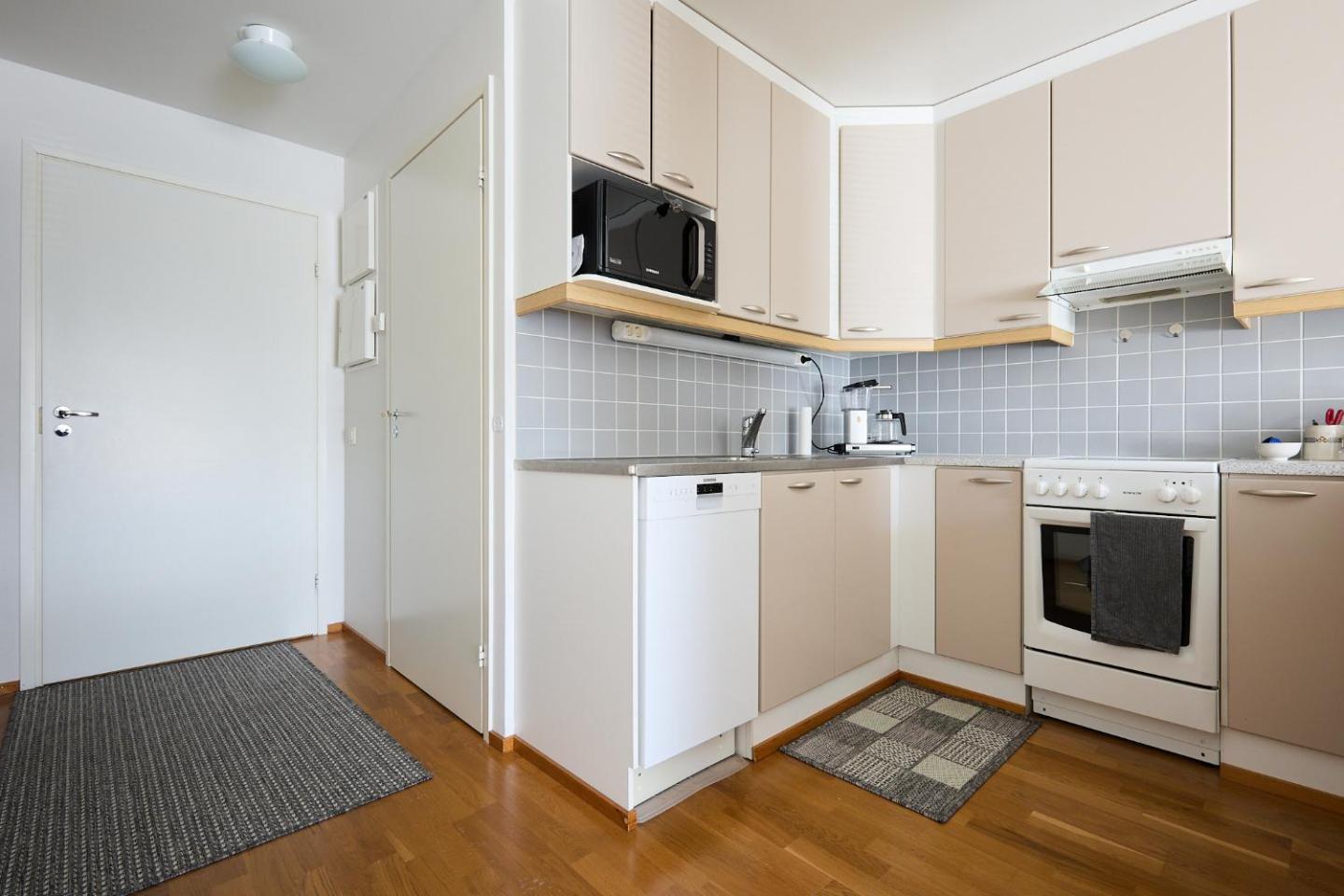 Bright 1br Apt In Central Raisio | Balcony & Sauna 3