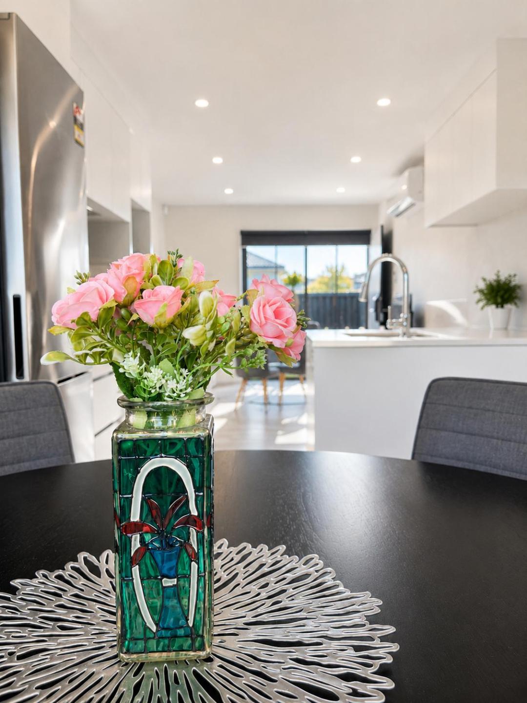 Modern 3br 2ba Home W Workspace Near Airport 3