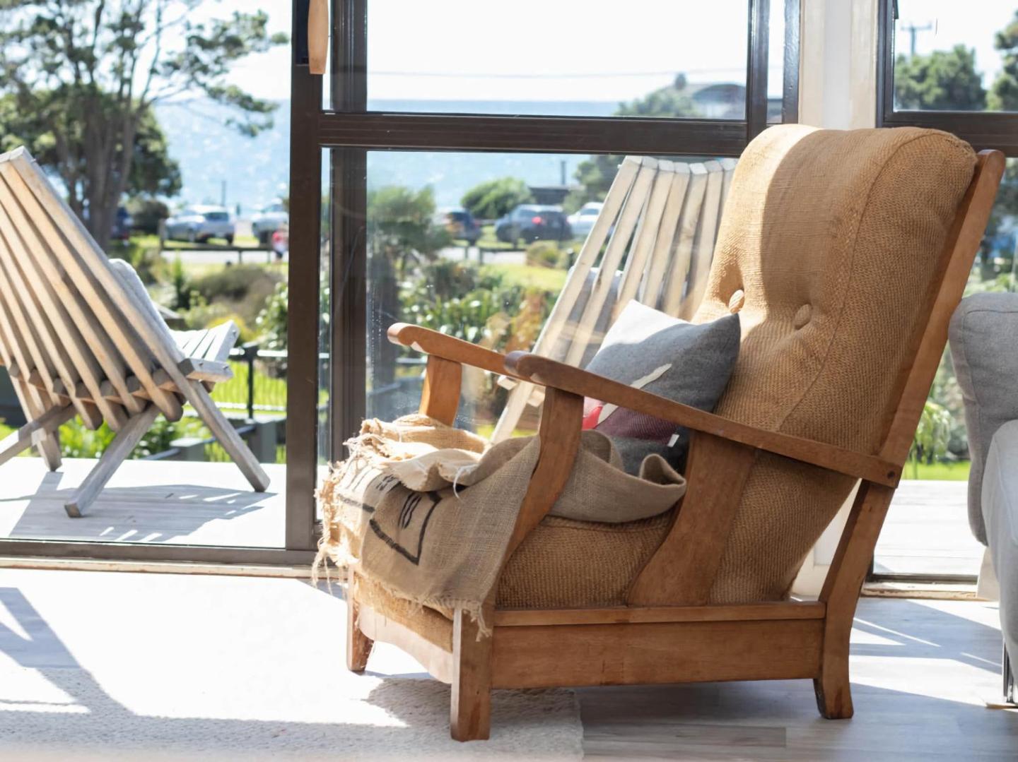 Beachside Bach With Stunning Views 5