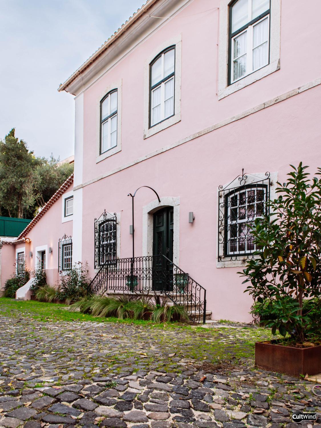 Villa Marques near Tejo River, Oeiras