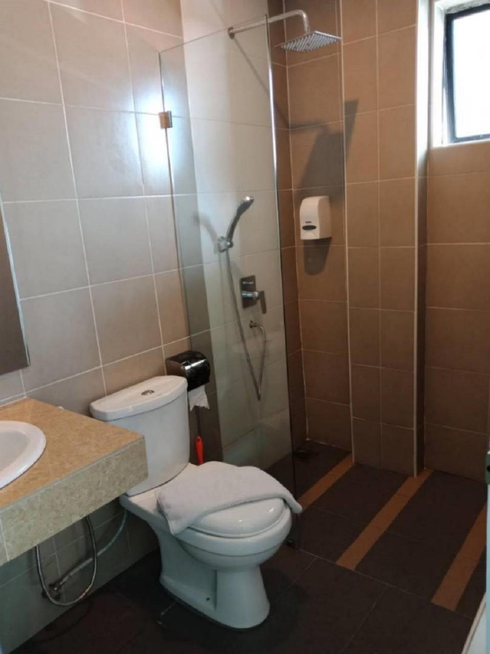 Bathroom, OSCAR SUITES HOTEL, Manjung