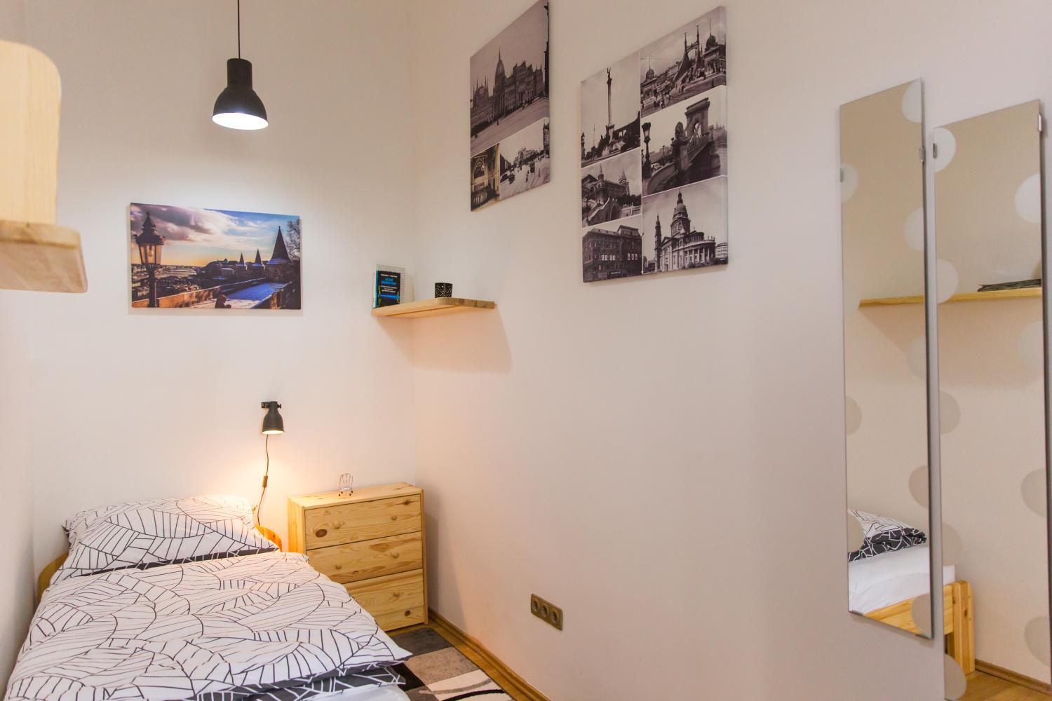 Others, East Private Rooms, Budapesti