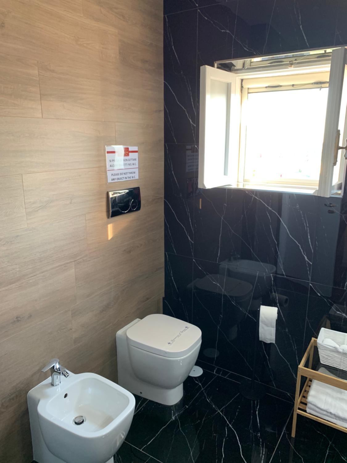 Bathroom 5, Di Palma Suite Museum, Napoli
