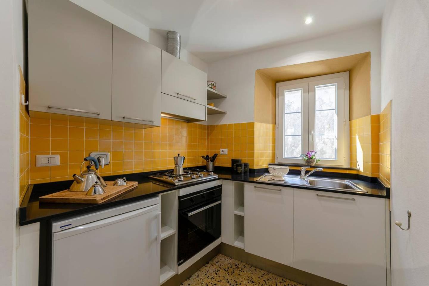 Others, JOIVY Spacious 2 BR Apt with Terrace at the Heart of the Vernazza, La Spezia