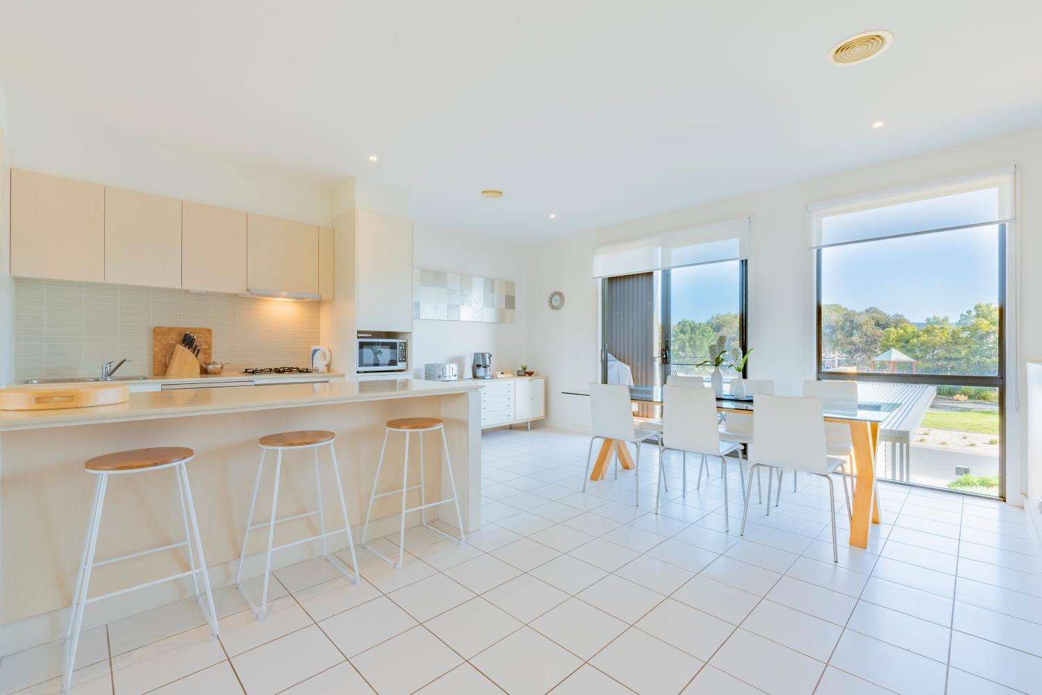 4, Comfy Coast Drive - 3 Bedroom Condo, Surf Coast - East