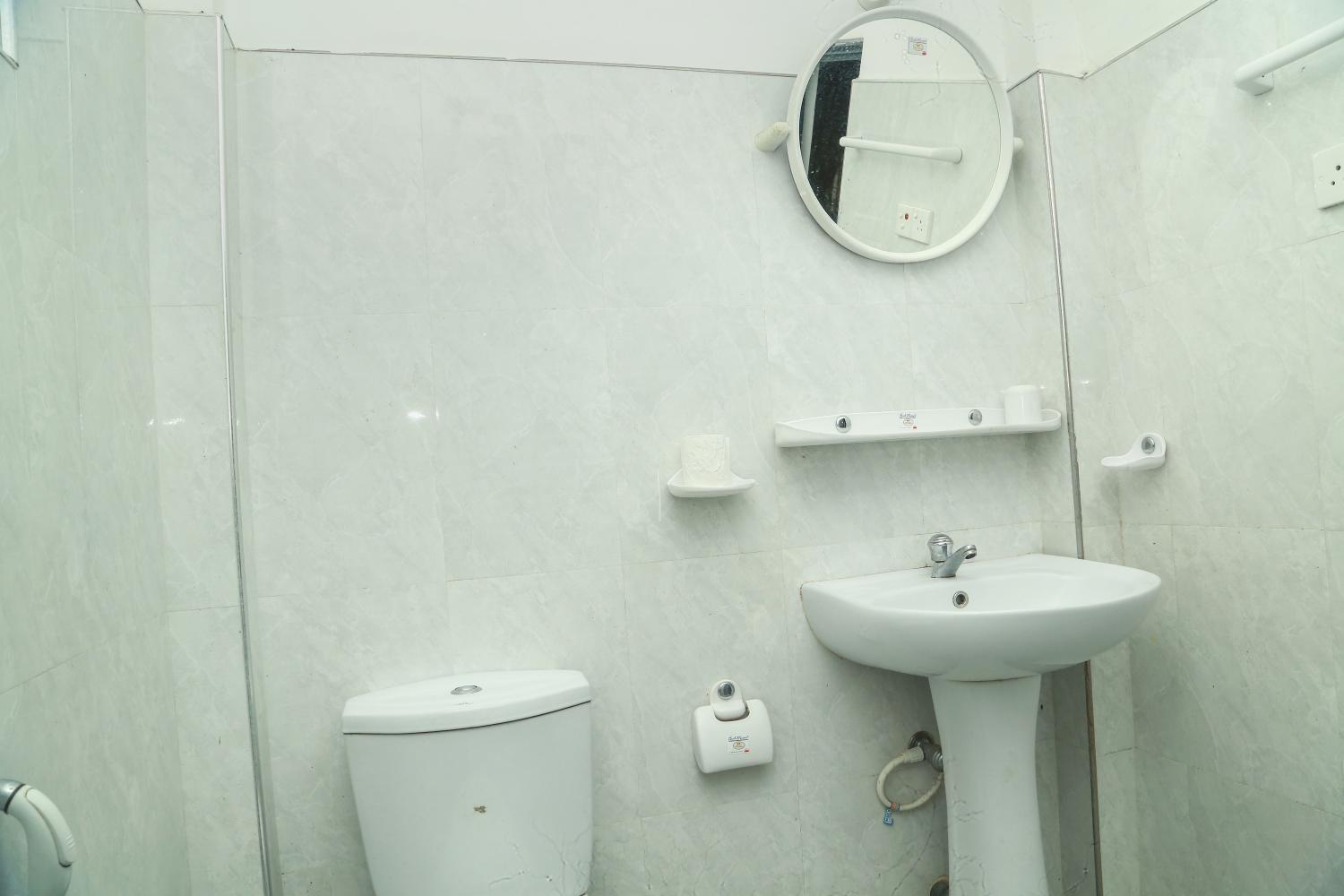 Bathroom, Amara Guest House, Weligama