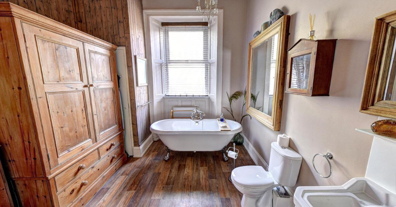 Bathroom 2, Ascot House Hotel, Torbay