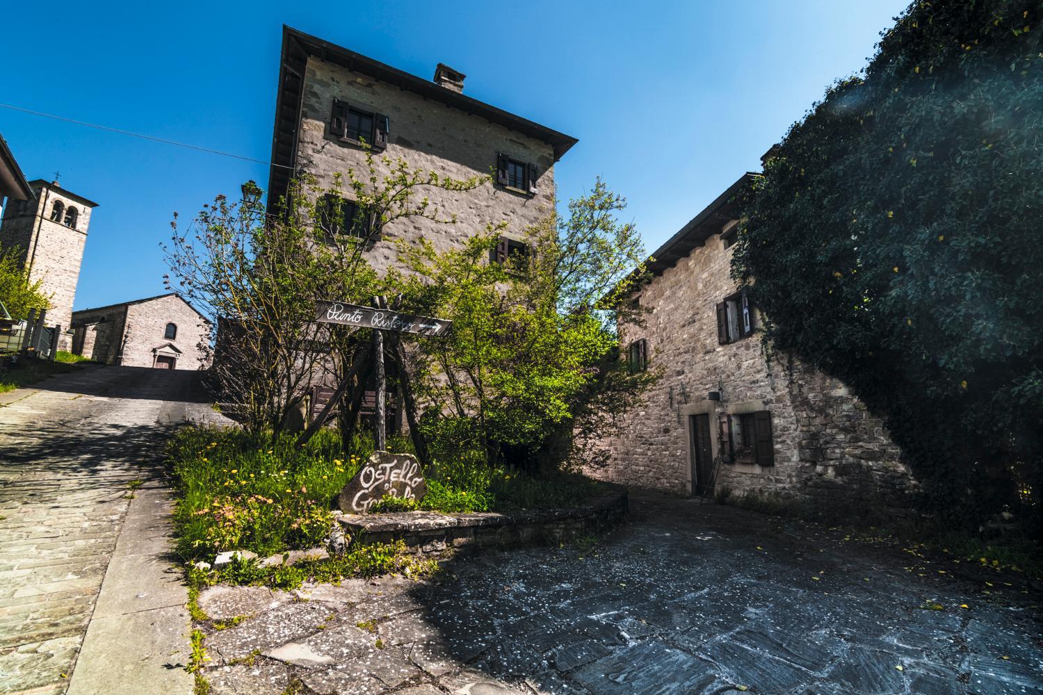 Entrance, Ostello Podesteria di Gombola - arte e territorio, Modena