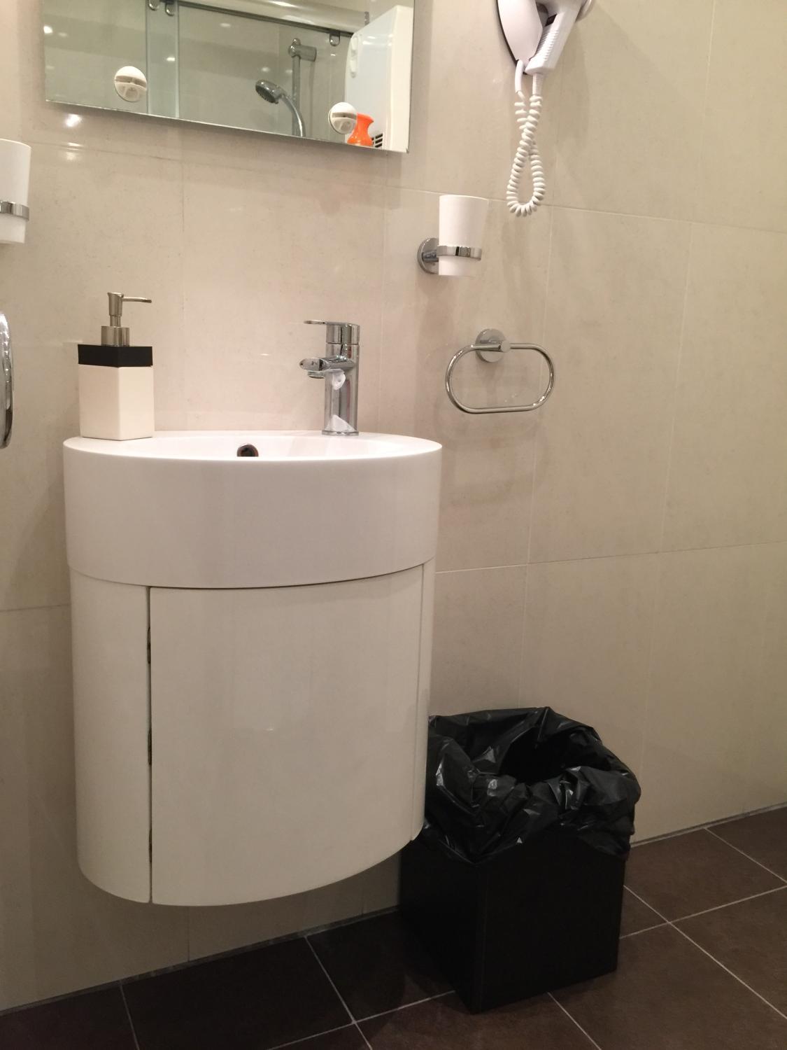 Bathroom, L'oasis-LES ISSAMBRES, Var
