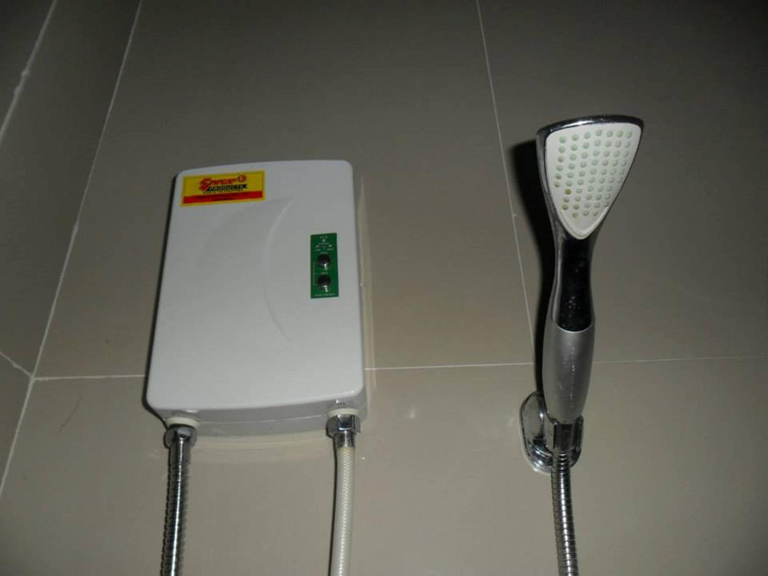 Bathroom, B n T Inn, Lapu-Lapu City
