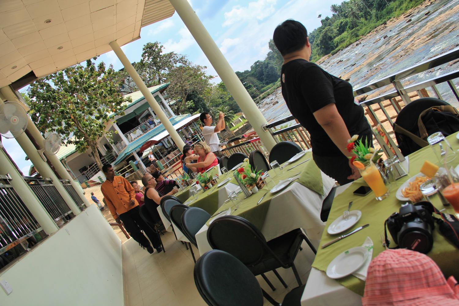 Food & Drinks 3, Hotel Pinnalanda, Rambukkana