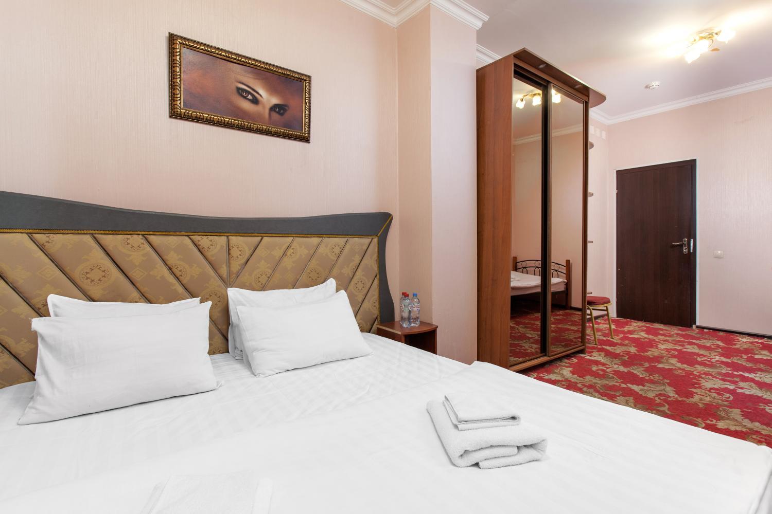 Others 2, Viven Mini-Hotel, Central