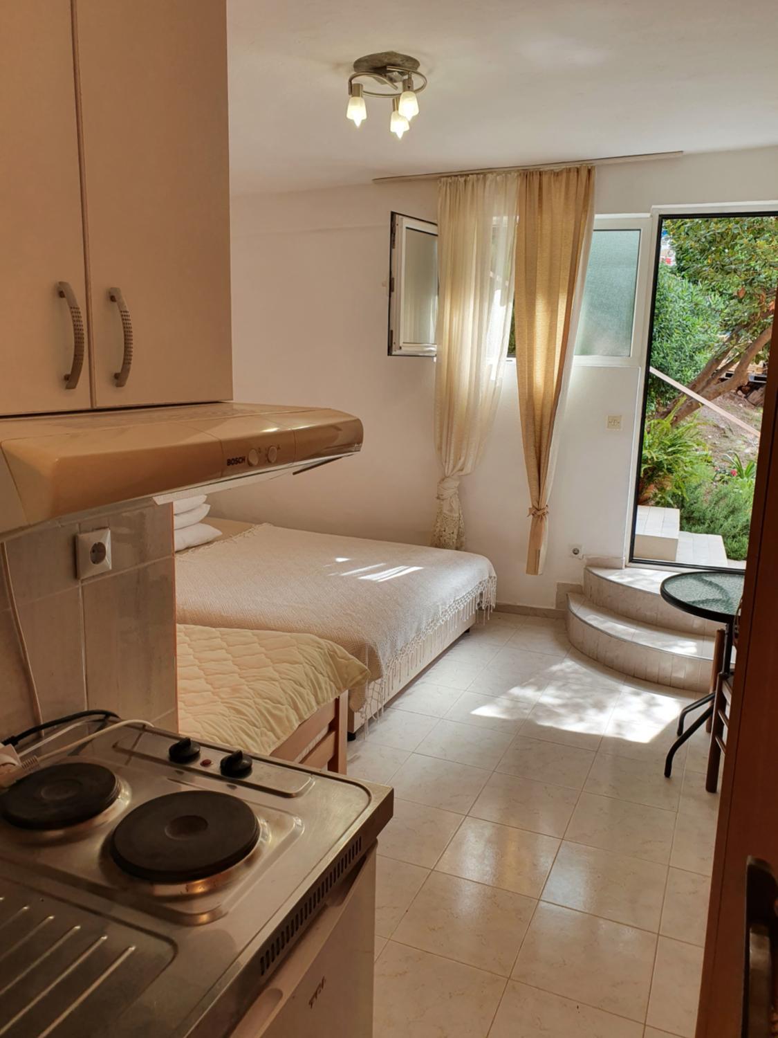 Kitchen 4, Apartmani ARNAUT Pansion