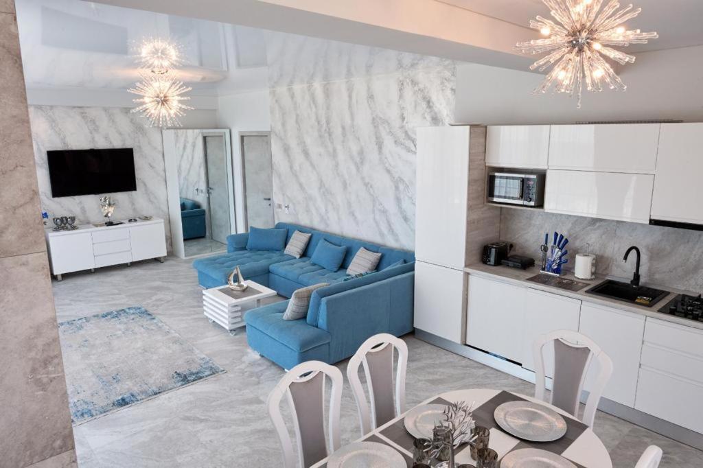 4, 5 stars 301 frontal sea view apartment, Navodari