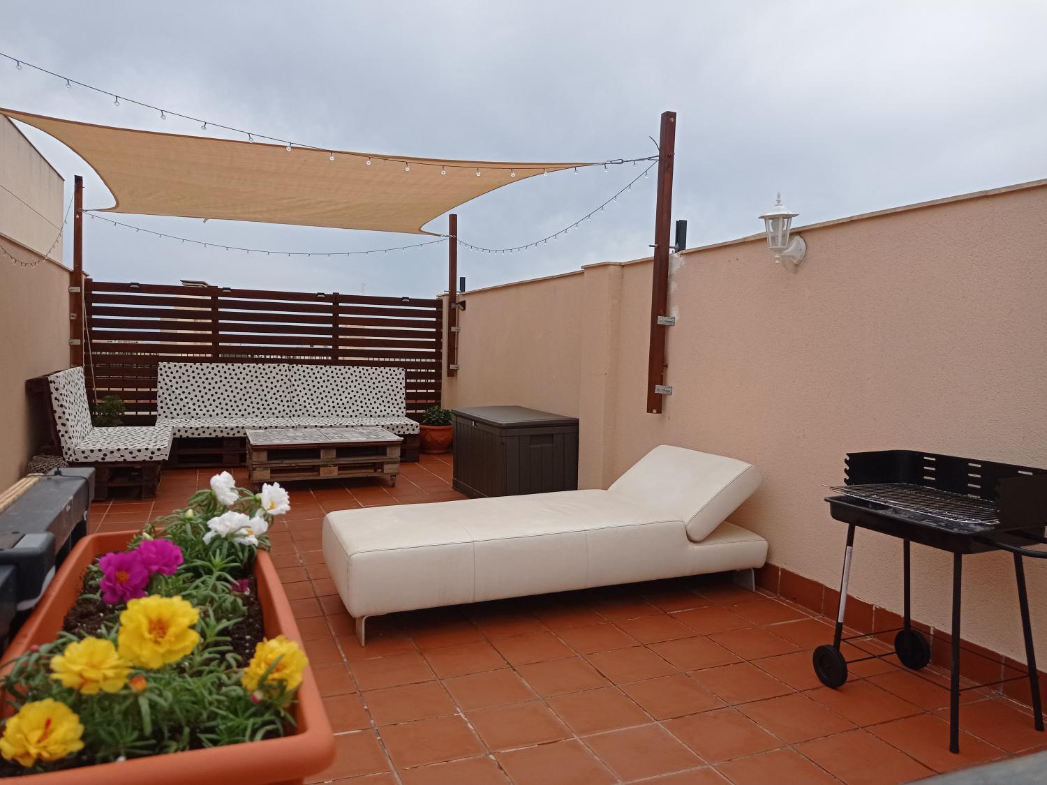 SOL Y PLAYA ROQUETAS-Atico con piscina, solarium y garaje, Almería