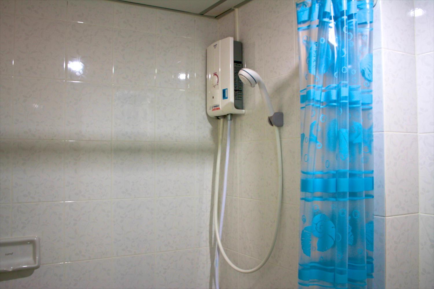 Bathroom 3, Baanbudsarin Apartment, Muang Sing Buri