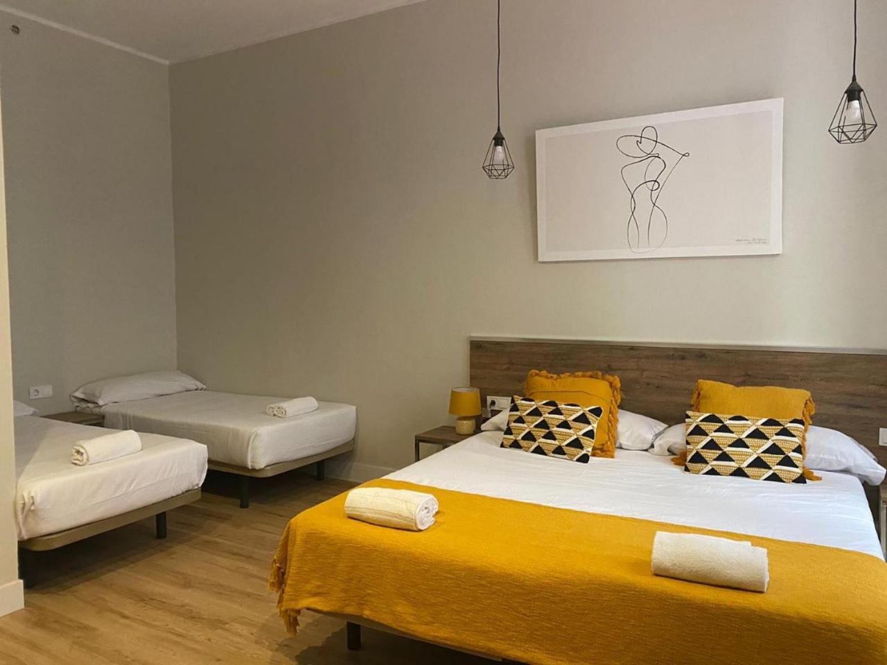 Others 5, Lullaby By Hamilton, Barcelona