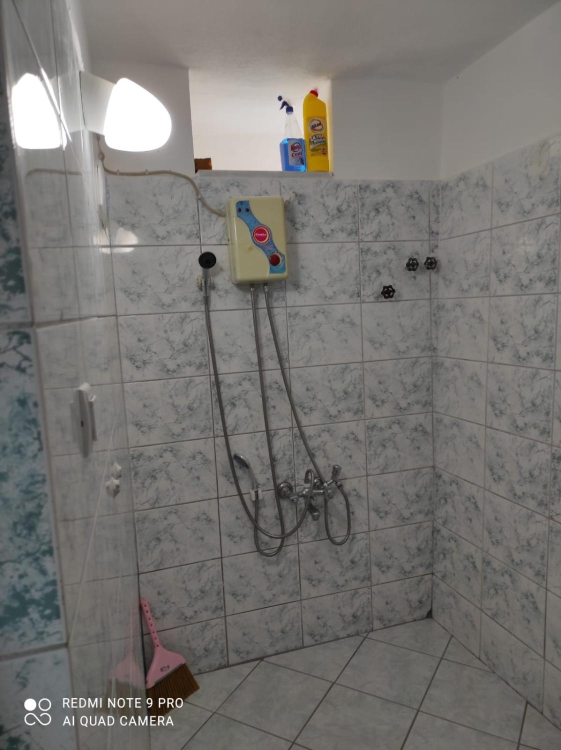 Bathroom 2, Demre Yener Apart, Kale
