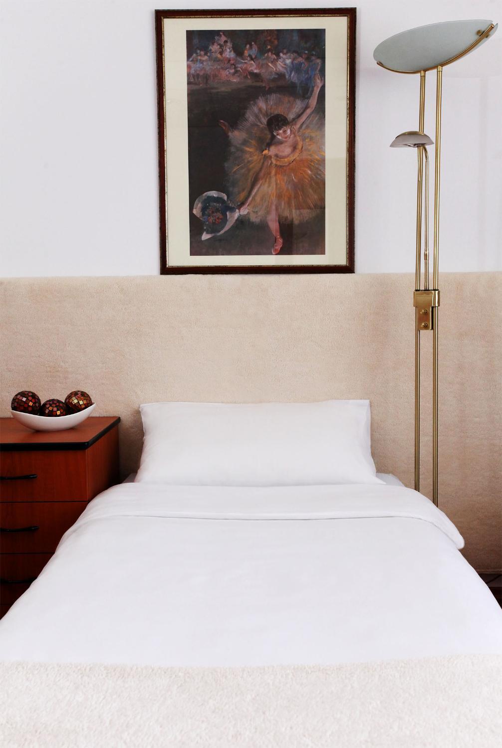 Others 5, Sos Motel, Hatvani