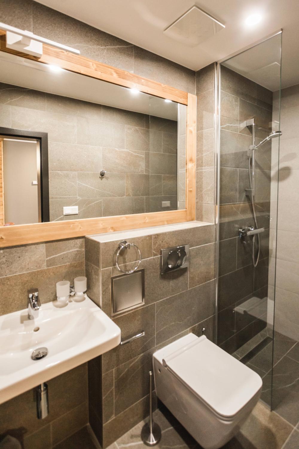 Bathroom 3, ARIETES MARMONT Apartmany, Poprad
