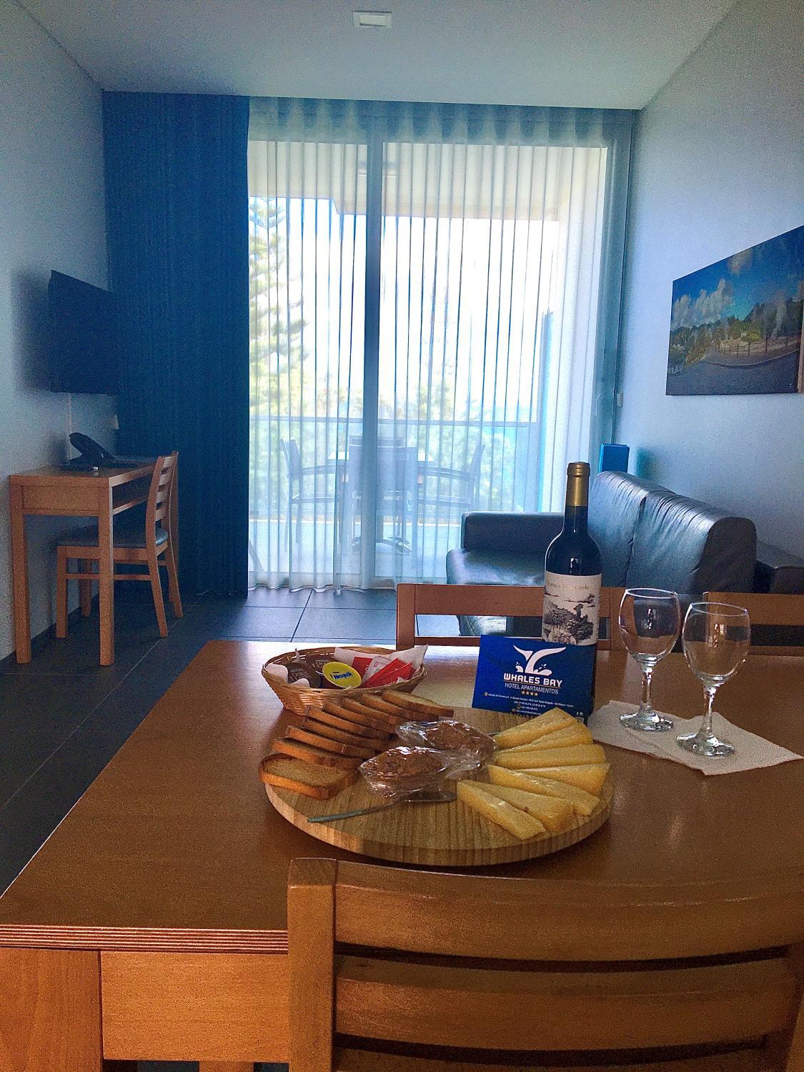 Food & Drinks, Whalesbay Hotel Apartamentos-NEW, Ponta Delgada