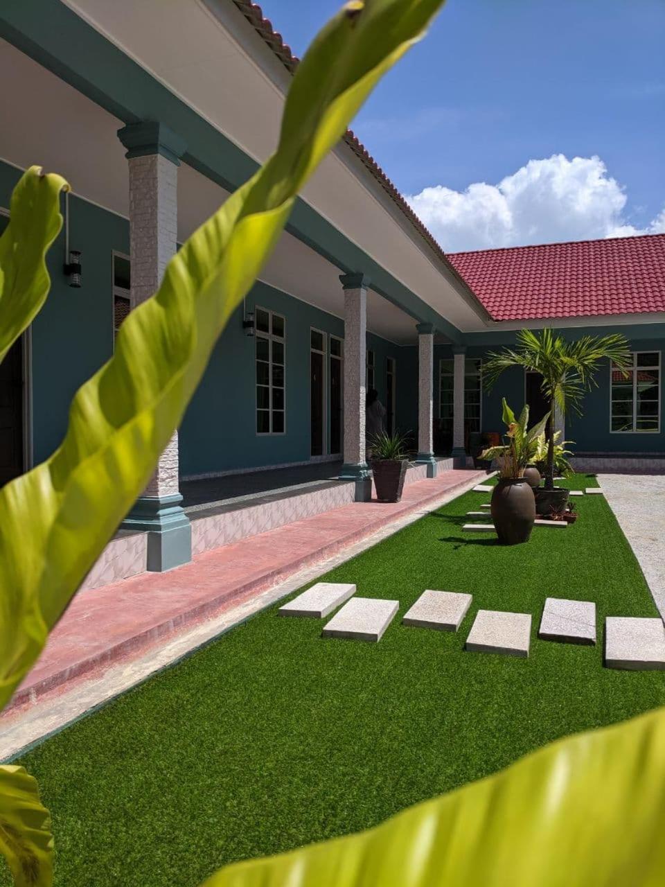 Others 3, D'Embun Inap Desa Besut, Besut