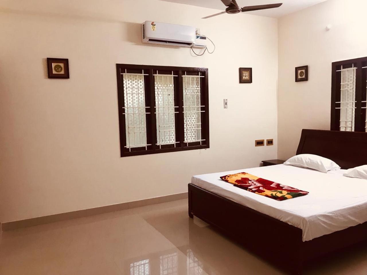 Others 5, TANJORE INN, Thanjavur