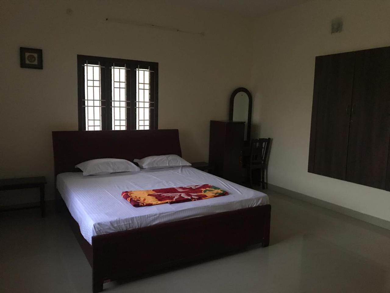 Others 4, TANJORE INN, Thanjavur