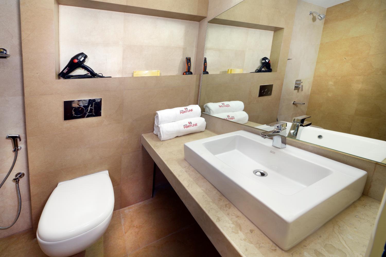 Bathroom 3, Hotel The Fortune, Coimbatore