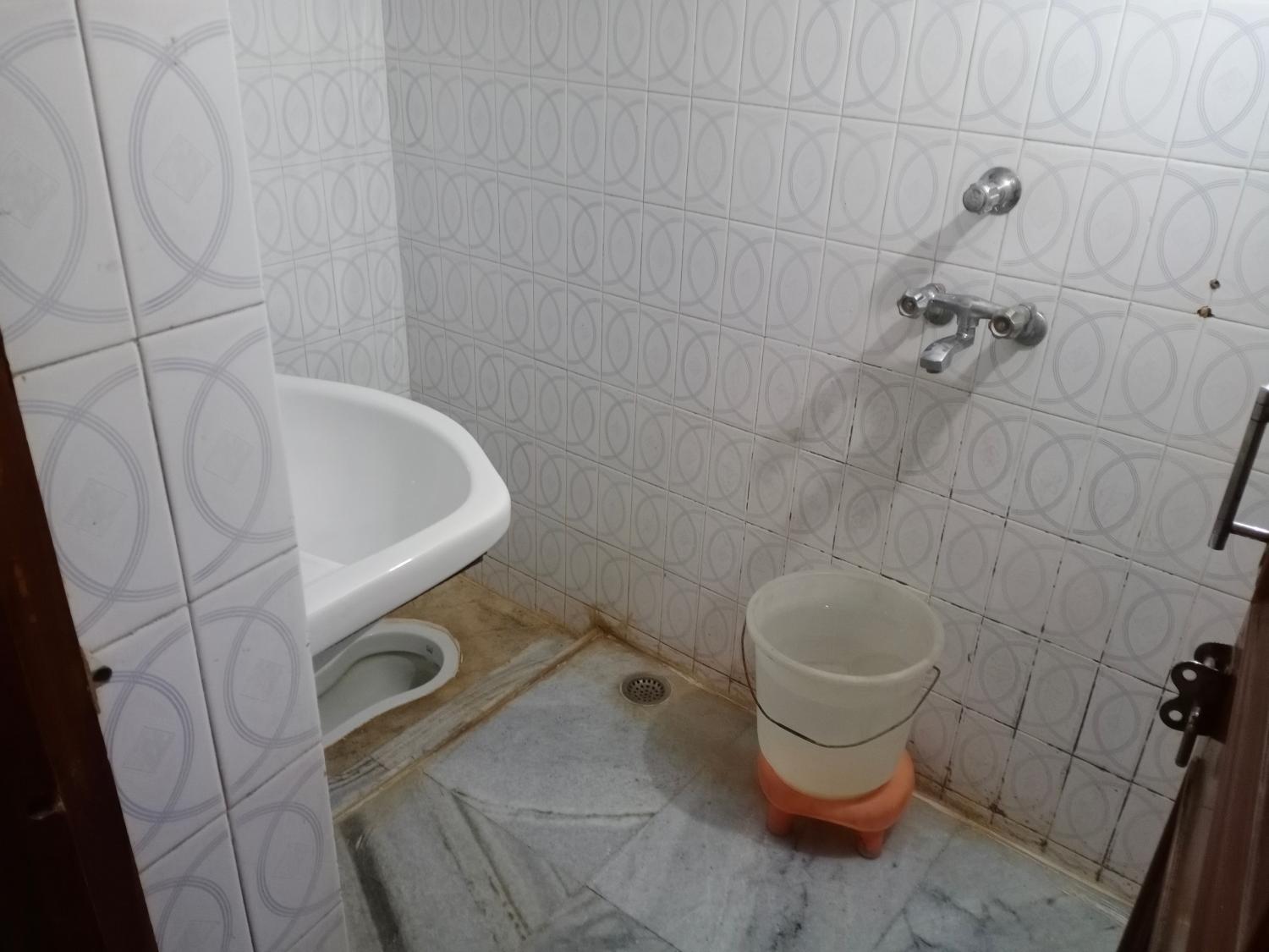Bathroom 2, Goroomgo Mayur Gwailor, Gwalior