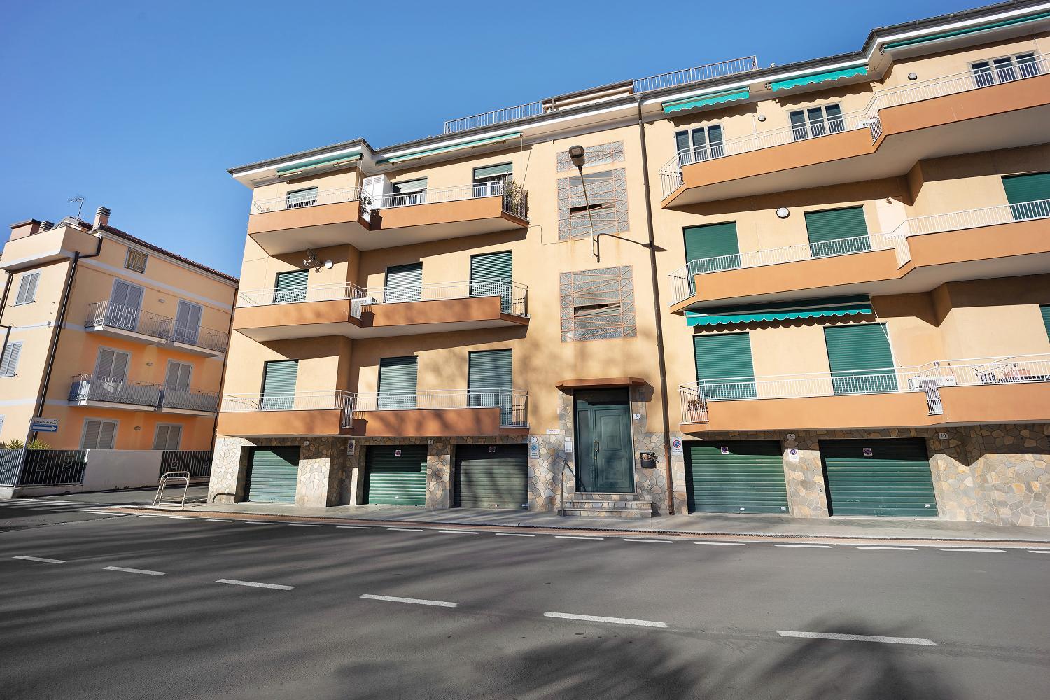 Exterior view 2, Victoria Apartments Maiolica, Imperia