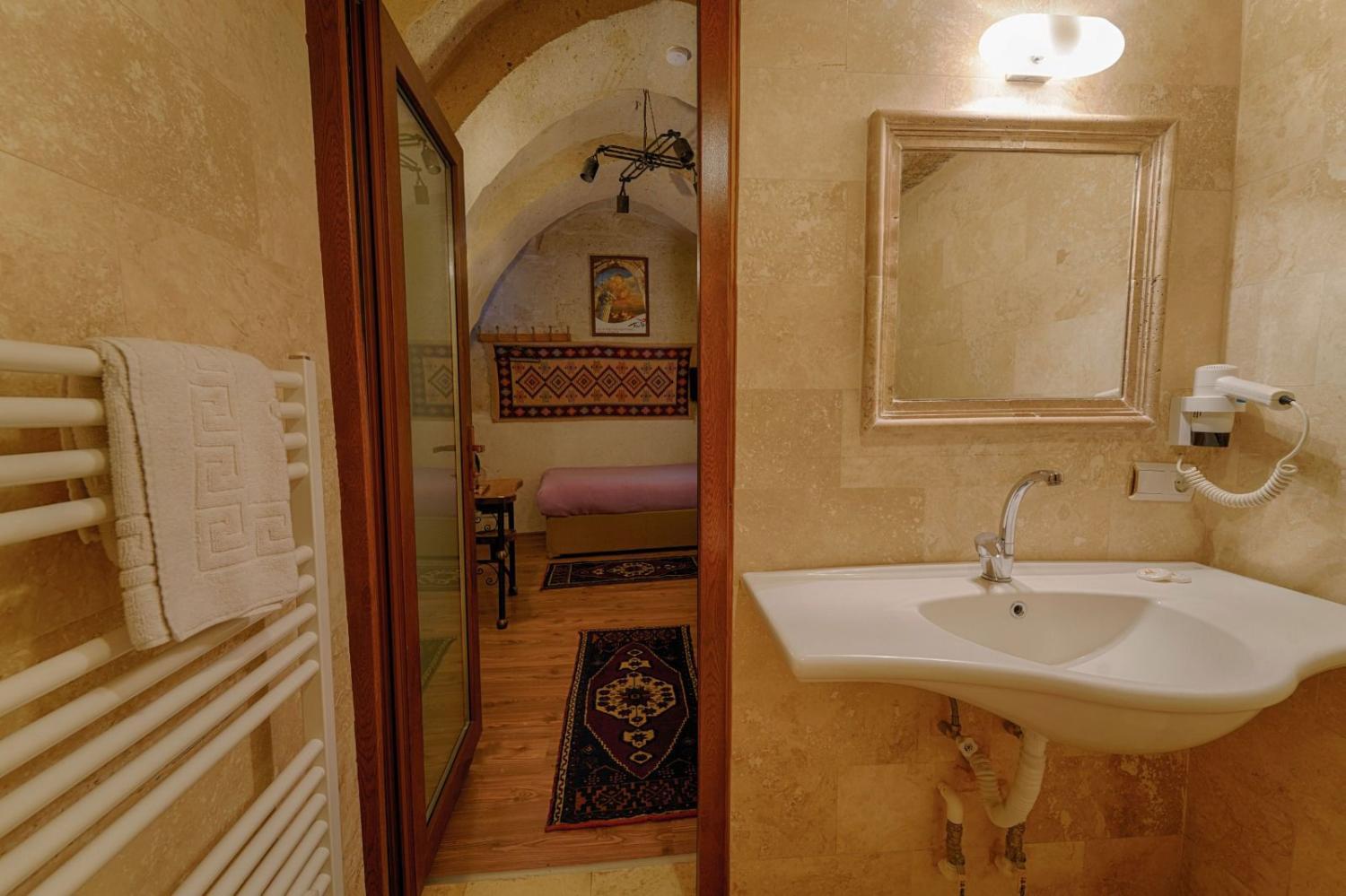 Bathroom 4, Kemer Cave House, Nevşehir